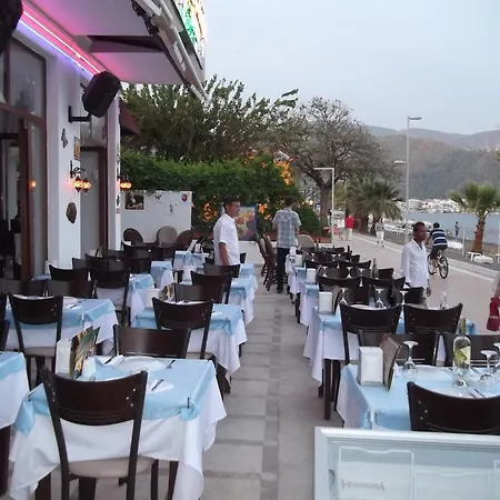 George & Dragon 3* Μαρμαρίς